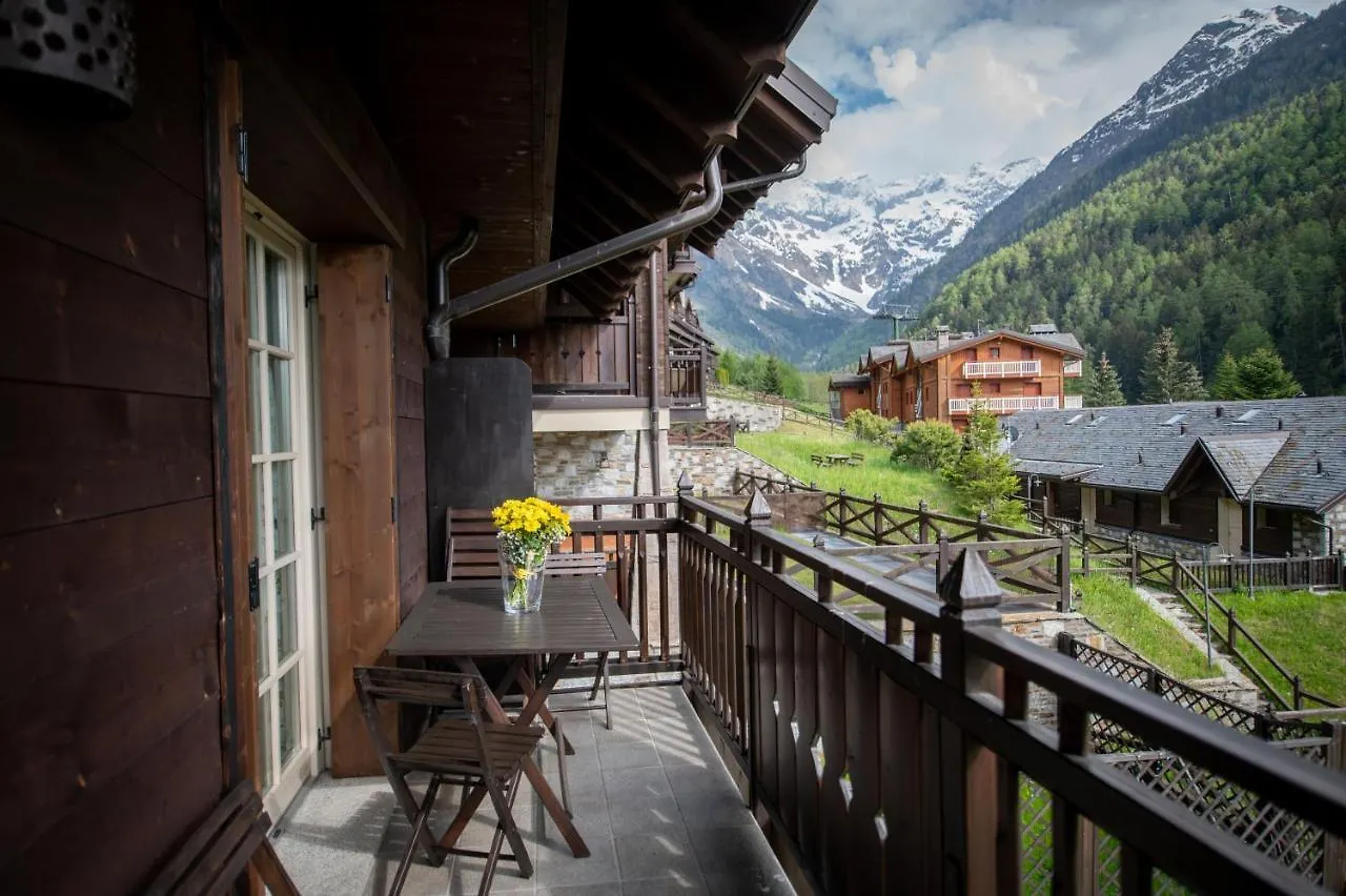 Trilocale Alpes: Dimentica L'Auto E Rilassati Ponte Di Legno